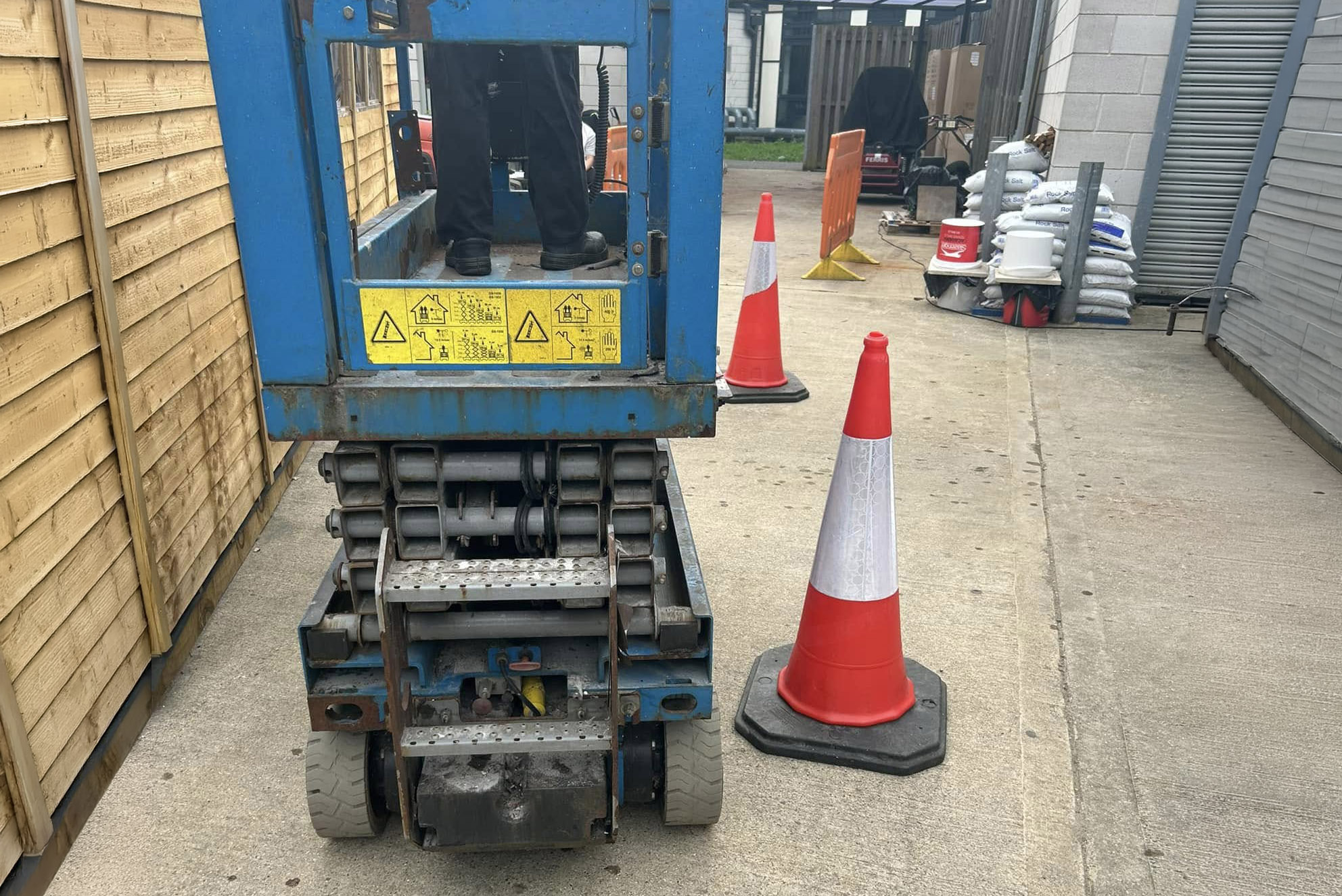 scissor-lift-operator-training scissor-lift-operator-training