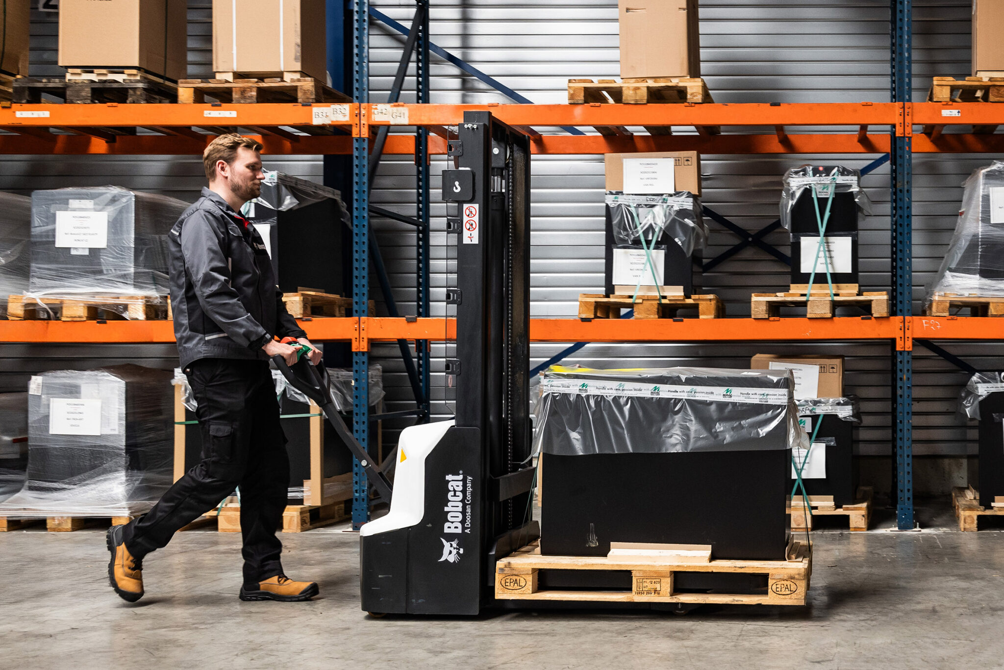 stacker-truck-operator-training stacker-truck-operator-training